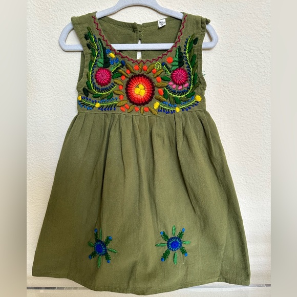 Gorgeous Handmade Mexican Embroidery Detailed Dress - Picture 1 of 3